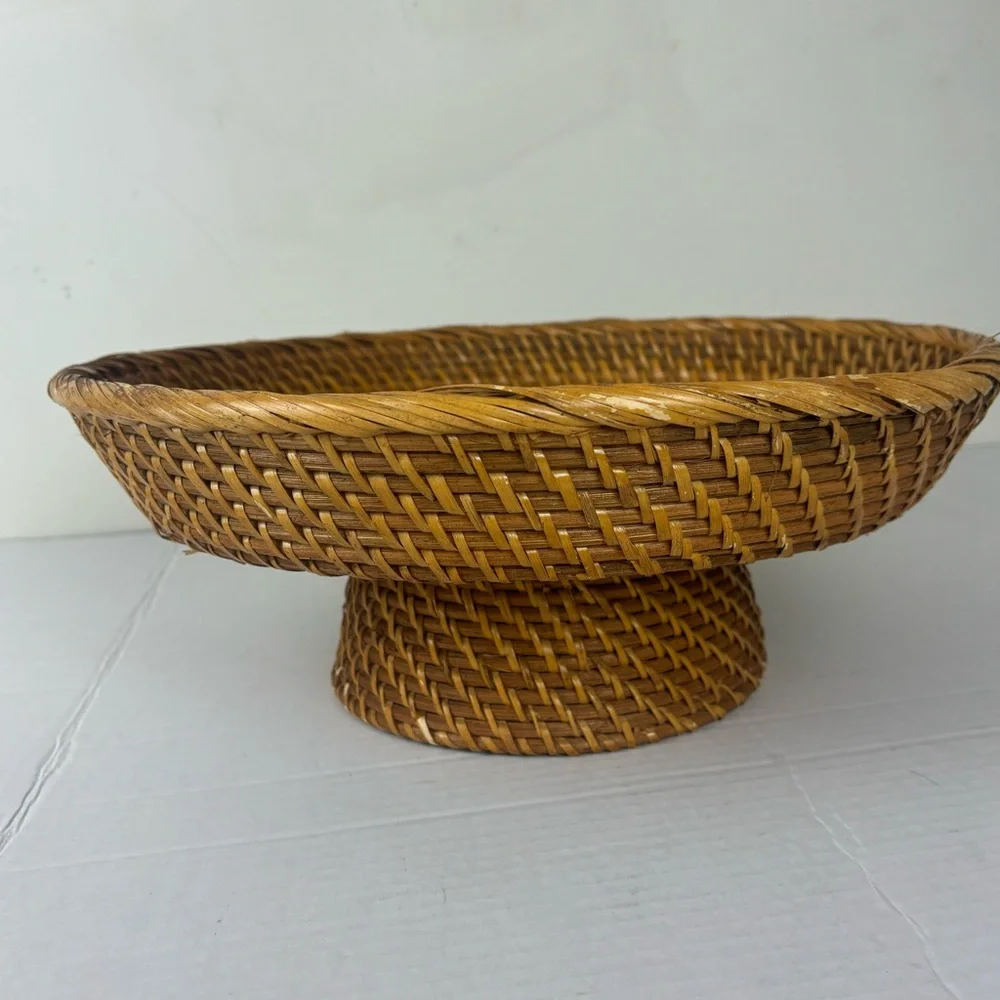Large natural rattan pedestal fruit bowl/footed serving/display